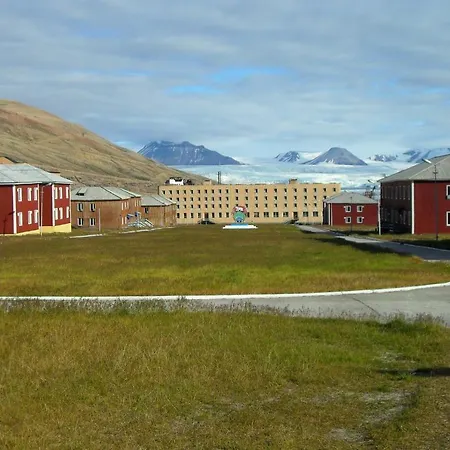 Hotel Pyramiden Hotel *